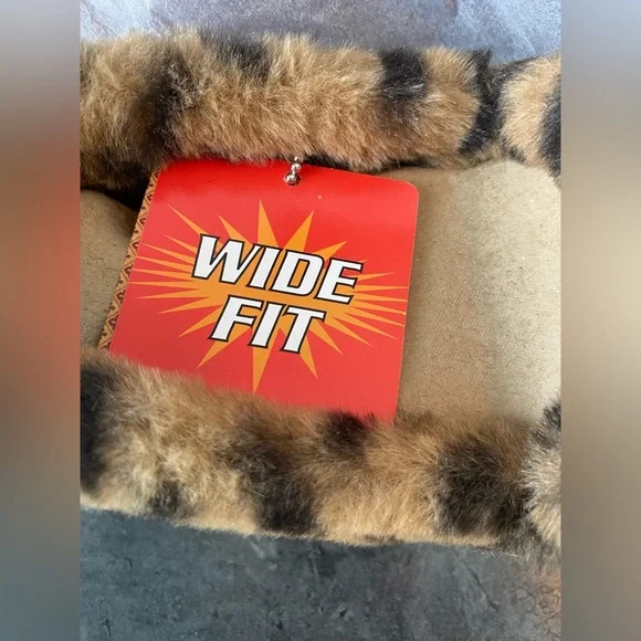 Women’s Skechers slippers.  NWOT.  Size 7.5 - Picture 6 of 11